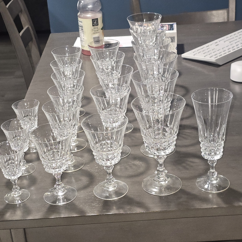 Anchor Hocking Clear Cut Glass Stemware Set - Crystal Clear